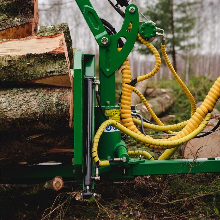 przyczepa leśna 2tony 4,2m z napędem