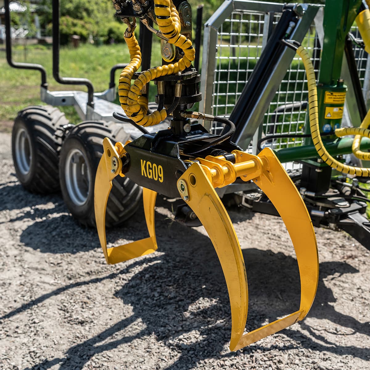 Przyczepa leśna 3 tony 4,2m żuraw