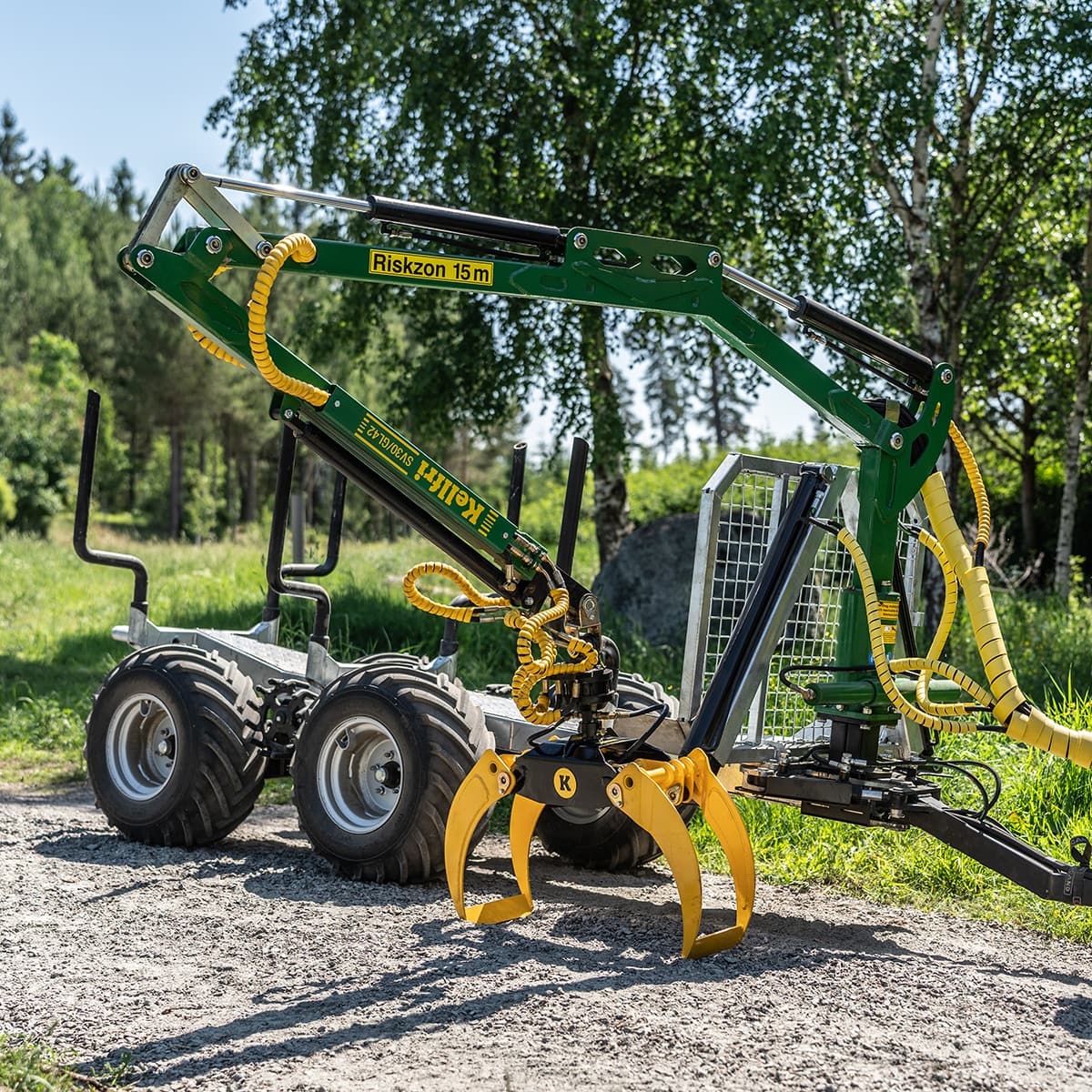 Przyczepa leśna 3 tony 4,2m żuraw